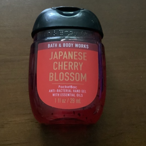 New, unused Bath & Body Works anti-bacterial hand gel 7-piece bundle - Picture 9 of 9